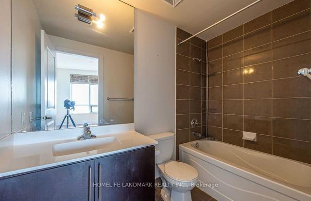 ph10 - 330 Burnhamthorpe Rd W, Condo with 1 bedrooms, 2 bathrooms and 1 parking in Mississauga ON | Image 2