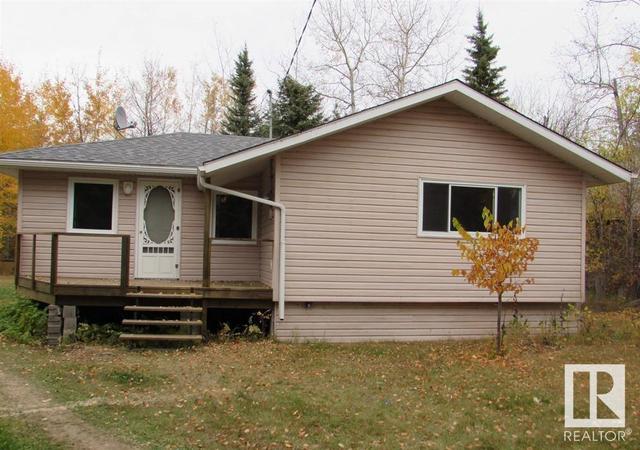 1678 Block 9 Poplar St, House detached with 2 bedrooms, 1 bathrooms and null parking in Opportunity No. 17 AB | Image 1