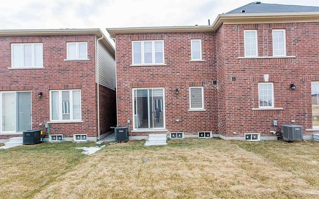 321 Robert Parkinson Dr, House attached with 3 bedrooms, 3 bathrooms and 2 parking in Brampton ON | Image 18
