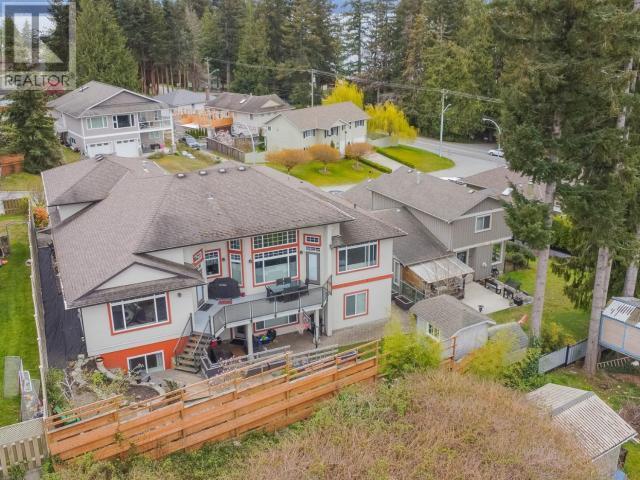6929 Retaskit Crt, House detached with 5 bedrooms, 4 bathrooms and 2 parking in Powell River BC | Image 49