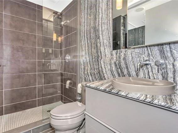 Ph2 - 650 King St W, Condo with 2 bedrooms, 2 bathrooms and 2 parking in Toronto ON | Image 17