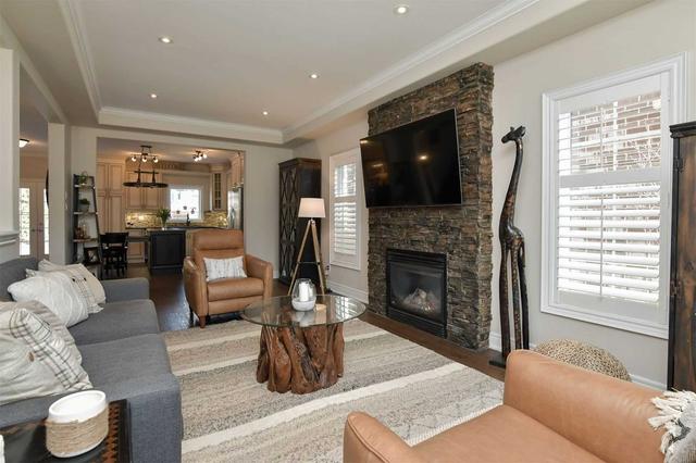 18 Antrim Crt, House detached with 3 bedrooms, 3 bathrooms and 6 parking in Caledon ON | Image 2
