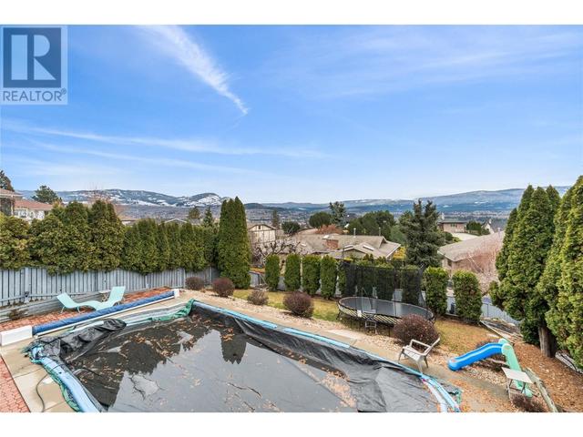 988 Monashee Place, House detached with 6 bedrooms, 3 bathrooms and 4 parking in Kelowna BC | Image 38