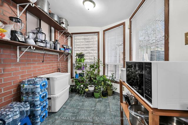 35 Smith Ave, House detached with 4 bedrooms, 3 bathrooms and 4 parking in Hamilton ON | Image 9