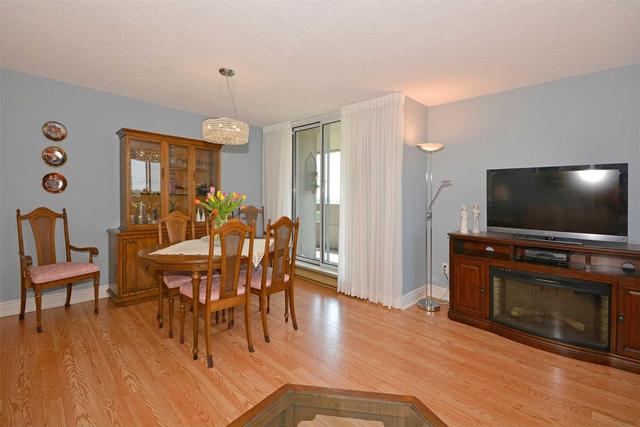 801 - 50 Inverlochy Blvd, Condo with 3 bedrooms, 2 bathrooms and 1 parking in Markham ON | Image 4