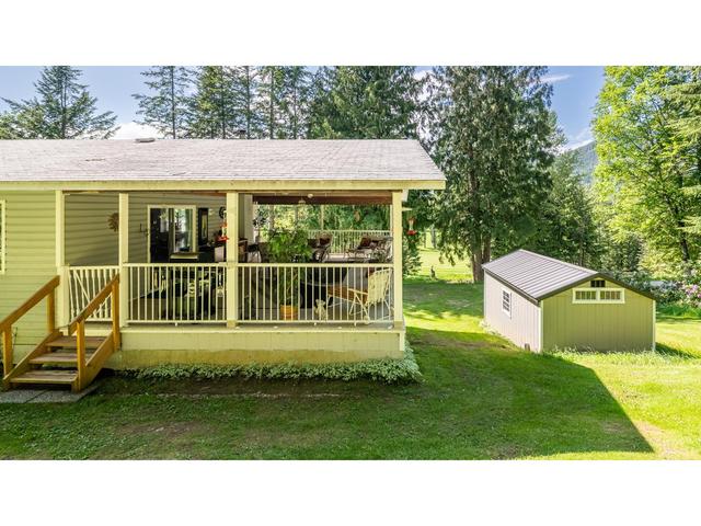 16254 Crawford Creek Road, House detached with 5 bedrooms, 3 bathrooms and 2 parking in Central Kootenay A BC | Image 34