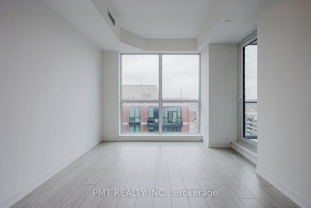 902 - 31 Tippett Rd, Condo with 2 bedrooms, 2 bathrooms and 1 parking in Toronto ON | Image 3