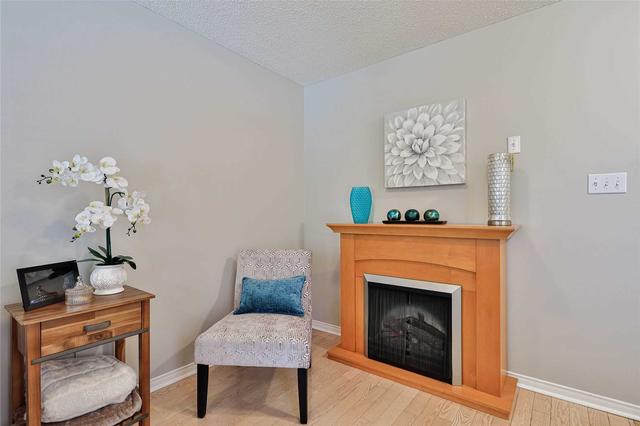 15 Louana Cres, Townhouse with 3 bedrooms, 3 bathrooms and 3 parking in Vaughan ON | Image 40