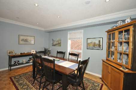 81 Purcell Cres, House detached with 4 bedrooms, 3 bathrooms and 4 parking in Vaughan ON | Image 3