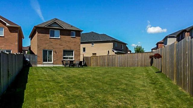 63 Beckett Cres, House detached with 3 bedrooms, 3 bathrooms and 4 parking in Clarington ON | Image 18