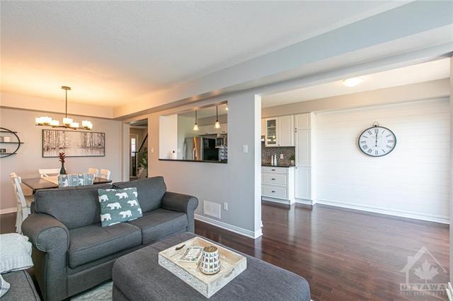 152 Cedardown Private, Townhouse with 3 bedrooms, 3 bathrooms and 2 parking in Ottawa ON | Image 9