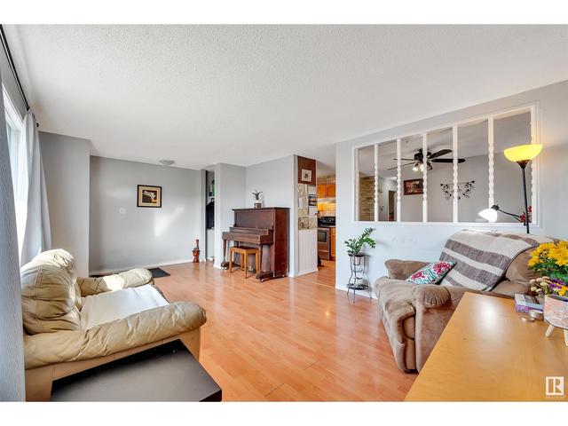 3418 135 Av Nw, House semidetached with 4 bedrooms, 1 bathrooms and null parking in Edmonton AB | Image 2