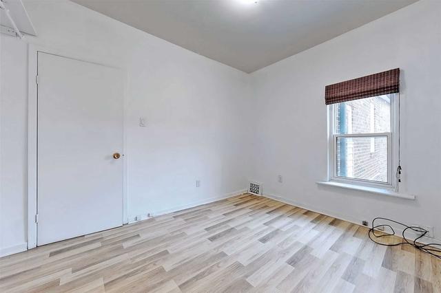 upper - 370 Delaware Ave, House semidetached with 2 bedrooms, 1 bathrooms and 0 parking in Toronto ON | Image 7