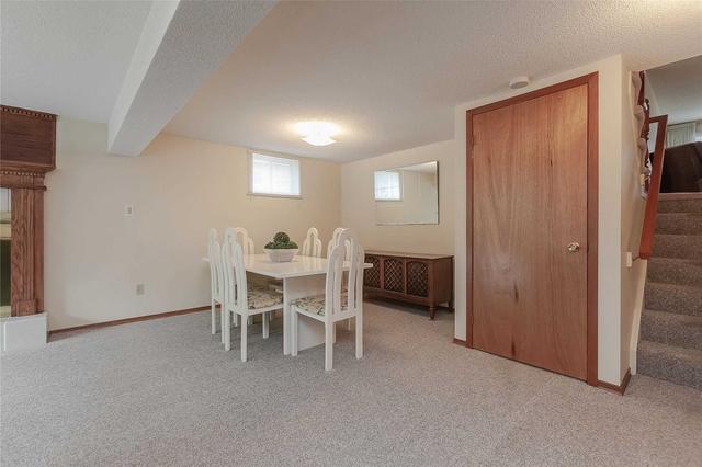 2405 Malcolm Cres, House detached with 3 bedrooms, 2 bathrooms and 3 parking in Burlington ON | Image 26