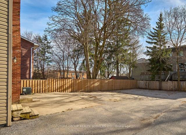 156 Peel St, House detached with 3 bedrooms, 3 bathrooms and 5 parking in Barrie ON | Image 15