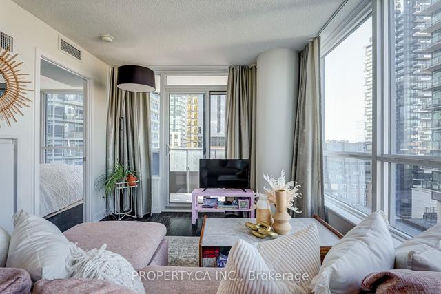 1402 - 295 Adelaide St W, Condo with 2 bedrooms, 2 bathrooms and 1 parking in Toronto ON | Image 32