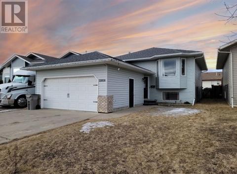 11014 88a Street, House detached with 5 bedrooms, 3 bathrooms and 4 parking in Grande Prairie AB | Card Image