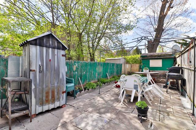 63 Shirley St, House attached with 3 bedrooms, 2 bathrooms and 0 parking in Toronto ON | Image 32