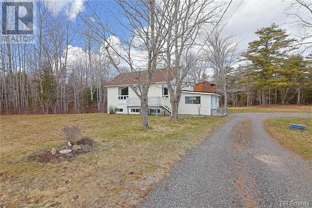 6769 - 101 Route, House detached with 3 bedrooms, 1 bathrooms and null parking in Petersville NB | Image 40