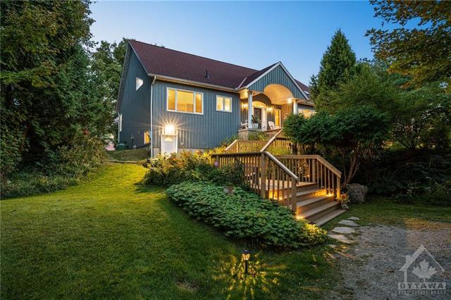 70 Belmonte Lane, House detached with 4 bedrooms, 3 bathrooms and 8 parking in Rideau Lakes ON | Image 1