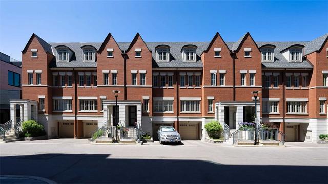 th2 - 379 Madison Ave, Townhouse with 3 bedrooms, 3 bathrooms and 2 parking in Toronto ON | Image 1