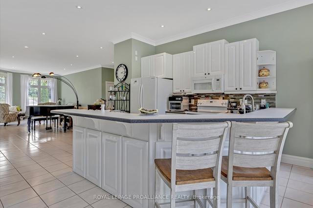 137 Sumcot Dr, House detached with 2 bedrooms, 3 bathrooms and 6 parking in Trent Lakes ON | Image 33