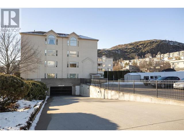 3805 - 30 Avenue Unit# 402, Condo with 2 bedrooms, 2 bathrooms and 1 parking in Vernon BC | Image 3