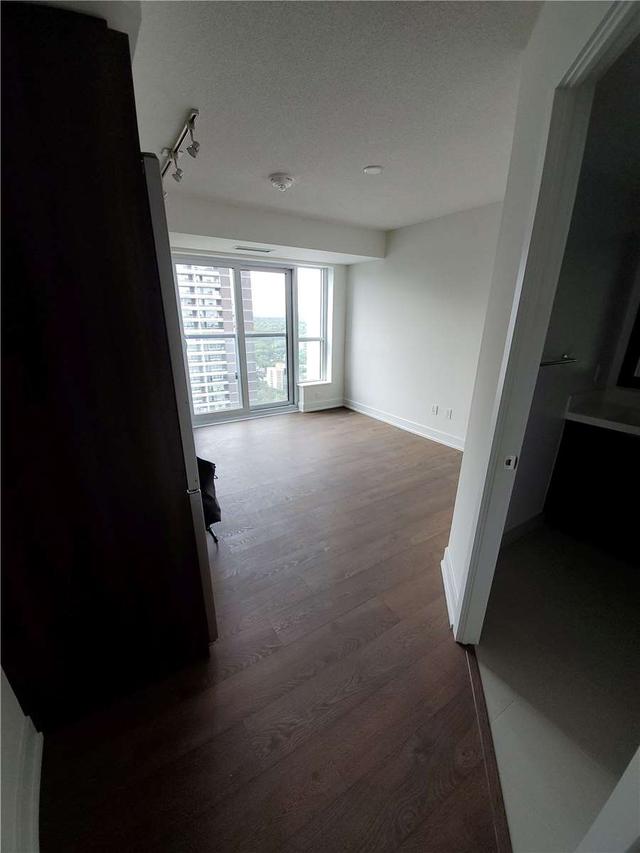 3003 - 7 Mabelle Ave, Condo with 1 bedrooms, 1 bathrooms and 1 parking in Toronto ON | Image 7