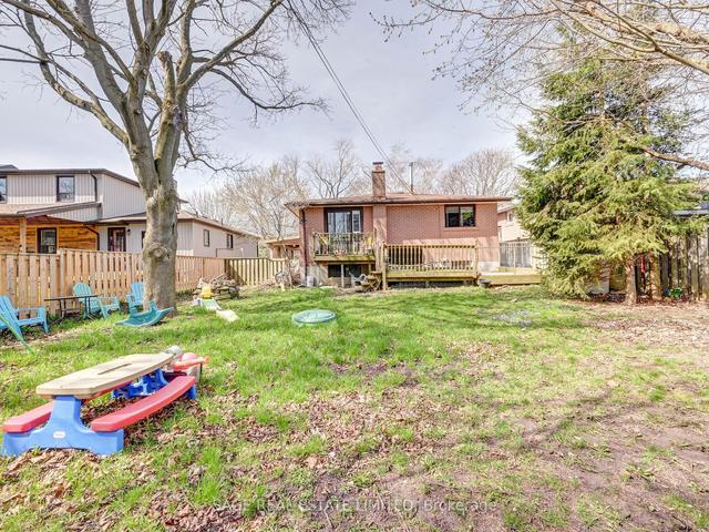 825 Fairview Ave, House detached with 3 bedrooms, 2 bathrooms and 5 parking in Pickering ON | Image 30