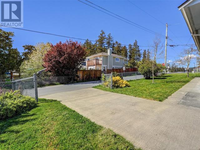 7261 Peden Lane, House detached with 2 bedrooms, 1 bathrooms and 2 parking in Central Saanich BC | Image 22