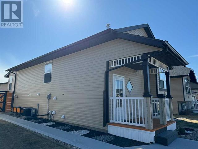 6315 - 60 Streetclose, House detached with 3 bedrooms, 2 bathrooms and 3 parking in Ponoka AB | Image 38