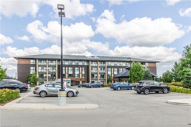 401 - 17 Kay Crescent, House attached with 2 bedrooms, 2 bathrooms and 2 parking in Guelph ON | Image 2