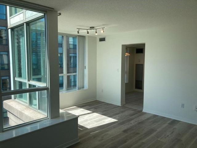 lph15 - 39 Pemberton Ave, Condo with 2 bedrooms, 2 bathrooms and 1 parking in Toronto ON | Image 11