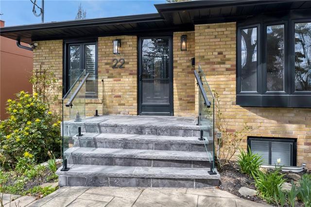 22 North Heights Road, House detached with 3 bedrooms, 1 bathrooms and 2 parking in Toronto ON | Image 2