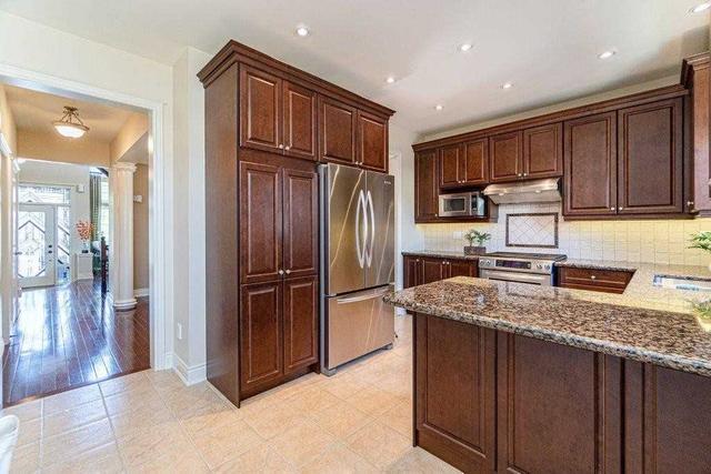 32 Eaglesprings Cres, House detached with 4 bedrooms, 4 bathrooms and 6 parking in Brampton ON | Image 6