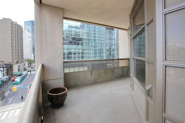 505 - 68 Yorkville Ave, Condo with 2 bedrooms, 3 bathrooms and 2 parking in Toronto ON | Image 15