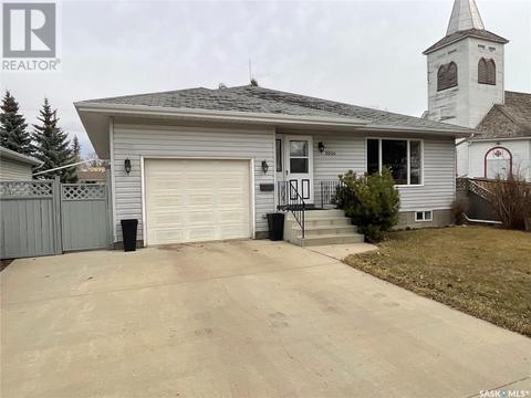 2006 9th Street, Rosthern, SK, S0K3R0 | Card Image