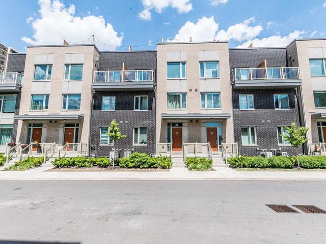 3 - 12 Applewood Lane, Townhouse with 3 bedrooms, 3 bathrooms and 1 parking in Toronto ON | Image 1