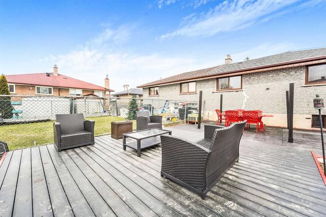102 Northover St, House semidetached with 3 bedrooms, 1 bathrooms and 3 parking in Toronto ON | Image 30