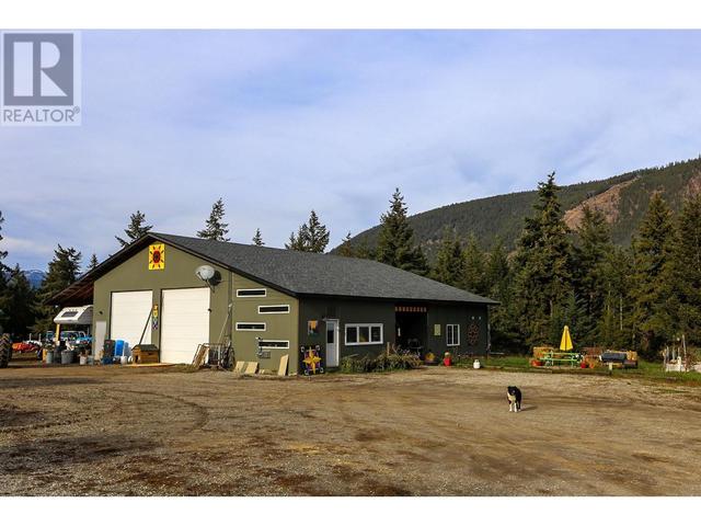 4598 Cedar Hill Road, House detached with 5 bedrooms, 2 bathrooms and 2 parking in Columbia Shuswap D BC | Image 47