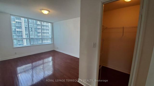 1805 - 23 Hollywood Ave, Condo with 2 bedrooms, 2 bathrooms and 1 parking in Toronto ON | Image 8