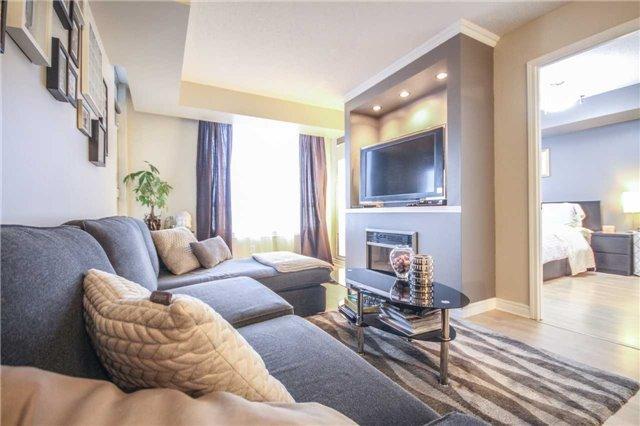 215 - 1730 Eglinton Ave E, Condo with 2 bedrooms, 2 bathrooms and 1 parking in Toronto ON | Image 10