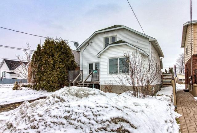 30 Clemow Ave, House detached with 2 bedrooms, 2 bathrooms and 5 parking in Greater Sudbury ON | Image 12