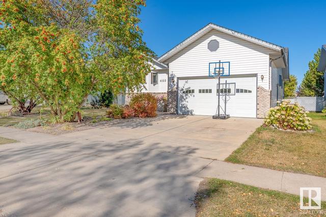 4123 40 Av, House detached with 3 bedrooms, 3 bathrooms and null parking in Bonnyville AB | Image 2