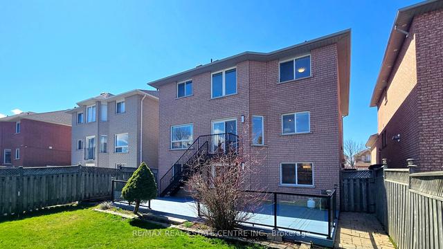 41 Springtown Tr N, House detached with 5 bedrooms, 6 bathrooms and 7 parking in Brampton ON | Image 28