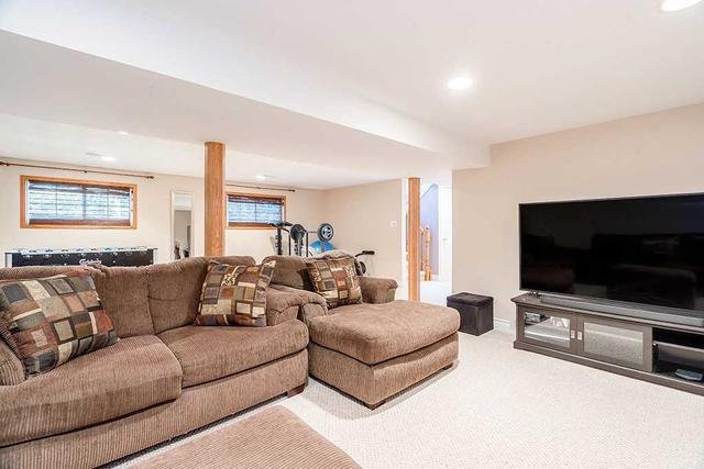 14 Tecumseth Cres, House detached with 3 bedrooms, 2 bathrooms and 8 parking in Bradford West Gwillimbury ON | Image 10
