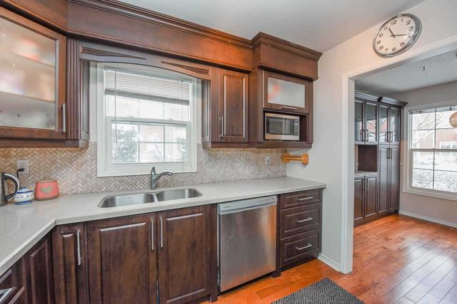 36 Stornwood Crt, Townhouse with 2 bedrooms, 4 bathrooms and 2 parking in Brampton ON | Image 5
