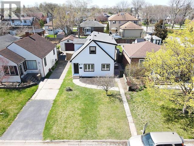 2409 Bernard, House detached with 3 bedrooms, 2 bathrooms and null parking in Windsor ON | Image 31