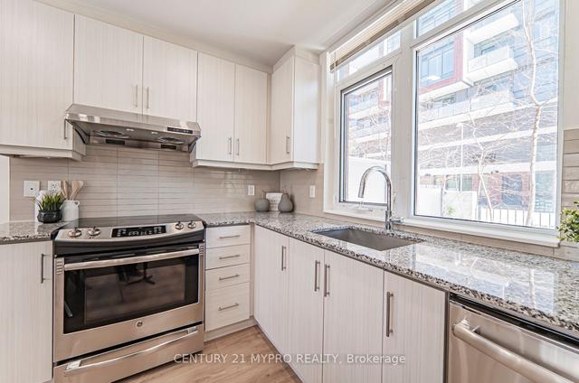 th118 - 353 Beecroft Rd, Townhouse with 2 bedrooms, 2 bathrooms and 1 parking in Toronto ON | Image 3