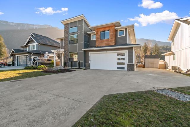 52706 Stonewood Place, House detached with 5 bedrooms, 4 bathrooms and null parking in Fraser Valley D BC | Image 2
